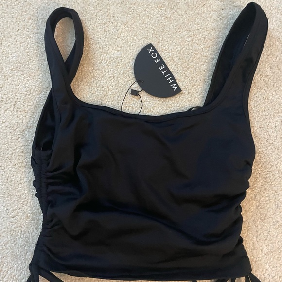 NWT BLACK WHITE FOX BOUTIQUE CROP TOP SIZE XS - Picture 2 of 4